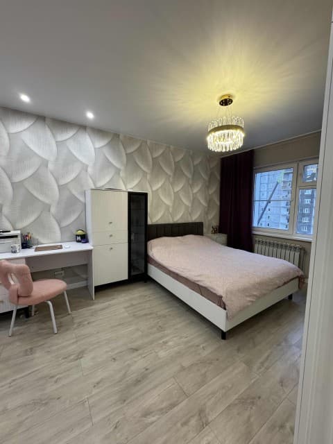 1 комн., 40 м², Монолитно-каркасный, Площадь Победы 8