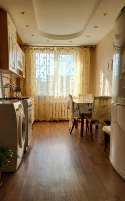 4 комн., 73 м², КПД, Центр - район пл. Орджоникидзе 5