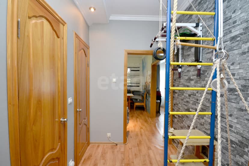 3 комн., 80 м², Инд. планировка 6
