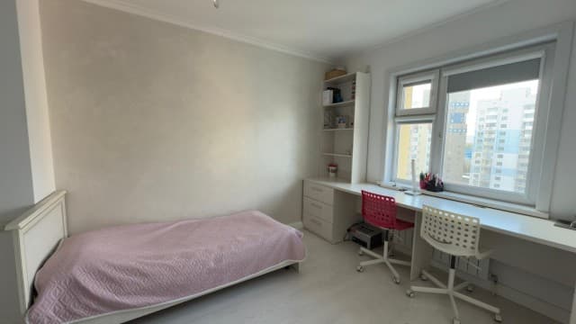 3 комн., 87 м², Монолитно-каркасный, Центр - район пл. Комсомольская 10