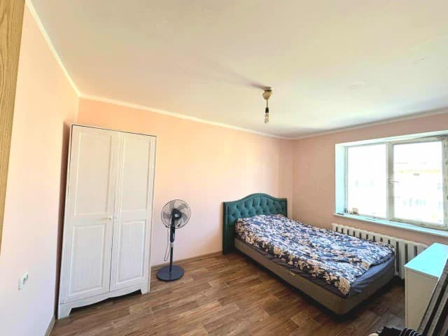 4 комн., 73 м², КПД, Центр - район пл. Орджоникидзе 3