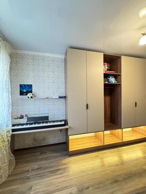 2 комн., 52 м², Монолитно-каркасный, Крытый рынок 4