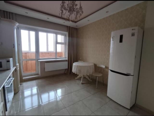 2 комн., 50 м², Монолитно-каркасный, Центр - район пл. Комсомольская 3