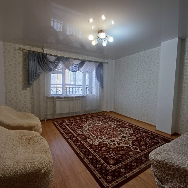 2 комн., 82 м², Инд. планировка, Кинотеатр Лена 3