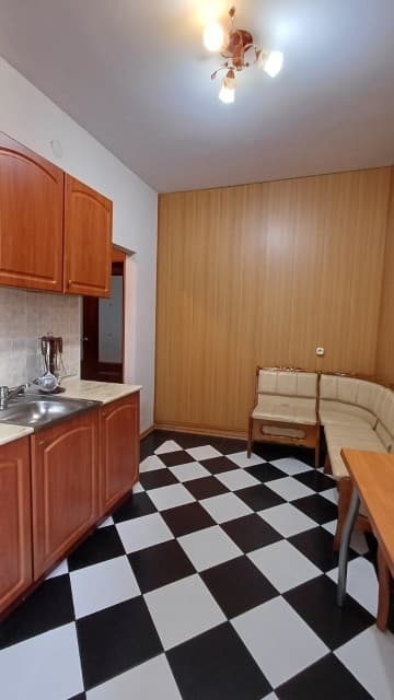 2 комн., 82 м², Инд. планировка, Кинотеатр Лена 8