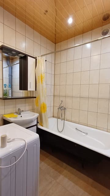 2 комн., 82 м², Инд. планировка, Кинотеатр Лена 12