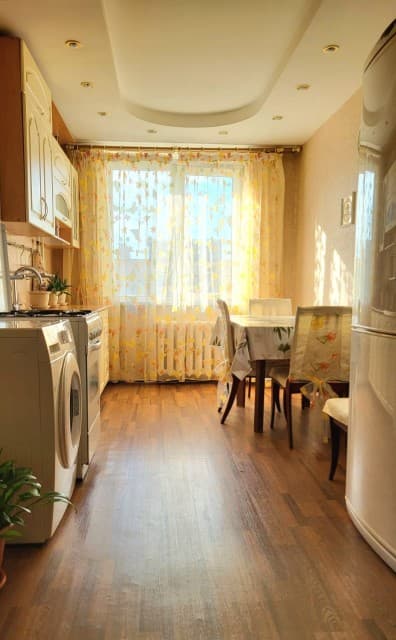 4 комн., 73 м², КПД, Центр - район пл. Орджоникидзе 5