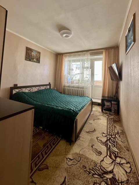 3 комн., 48 м², Блочный, Площадь Победы