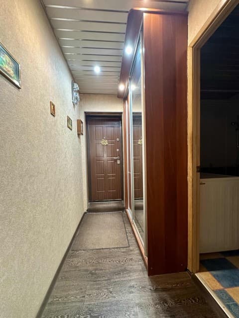 3 комн., 48 м², Блочный, Площадь Победы 9