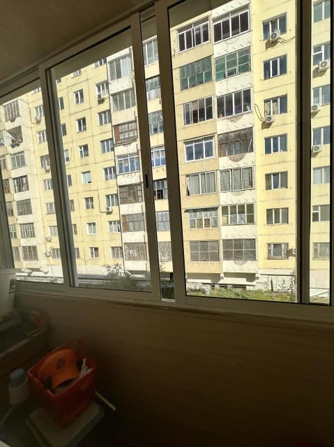 3 комн., 48 м², Блочный, Площадь Победы 4
