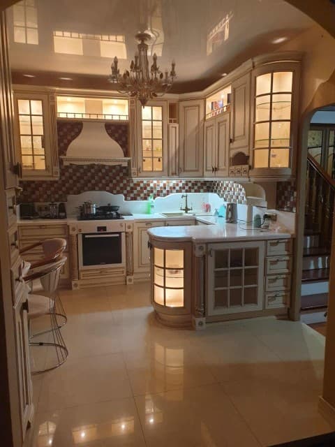 Больше 4 комн., 120 м², 112 серия, Дом быта 3
