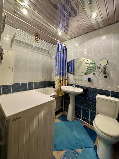 3 комн., 48 м², Блочный, Площадь Победы 8