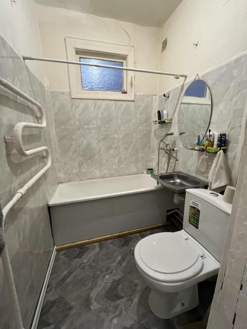 2 комн., 42 м², Блочный, Крытый рынок 2