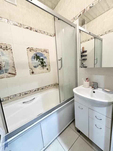 3 комн., 72 м², Инд. планировка, Жатай 18