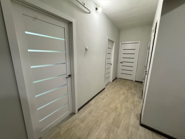 3 комн., 73 м², Блочный, Площадь Победы 2