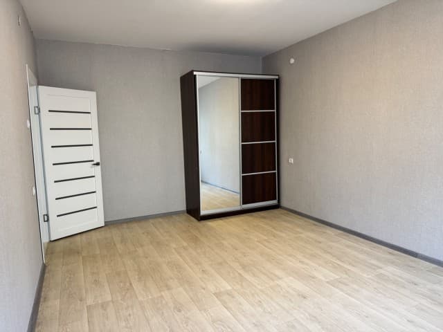 3 комн., 73 м², Блочный, Площадь Победы 3