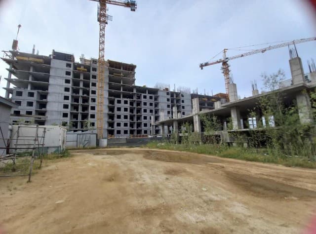 1 комн., 37 м², Монолитно-каркасный, Областная больница, рынок "Манньыаттаах" 2