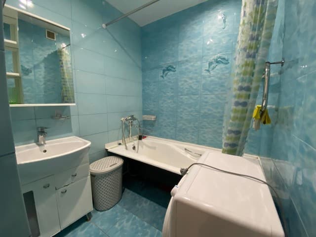 2 комн., 58 м², Инд. планировка, Областная больница, рынок "Манньыаттаах" 11