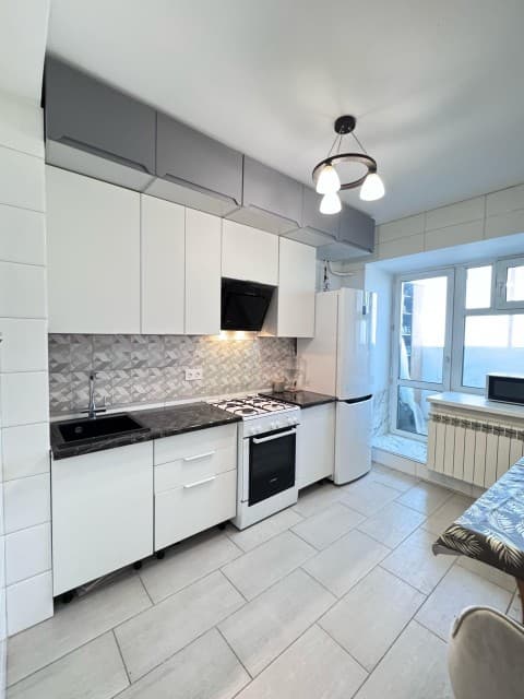 2 комн., 65 м², Инд. планировка, Центр - район пл. Дружбы