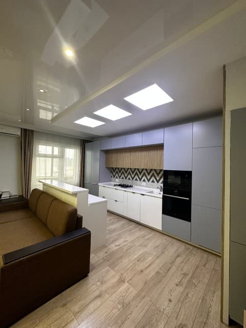 3 комн., Монолитно-каркасный, Кинотеатр Лена
