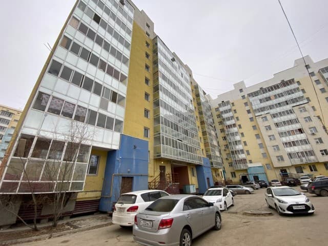 2 комн., 58 м², Инд. планировка, Областная больница, рынок "Манньыаттаах" 7
