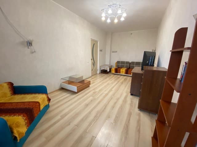 2 комн., 58 м², Инд. планировка, Областная больница, рынок "Манньыаттаах" 3