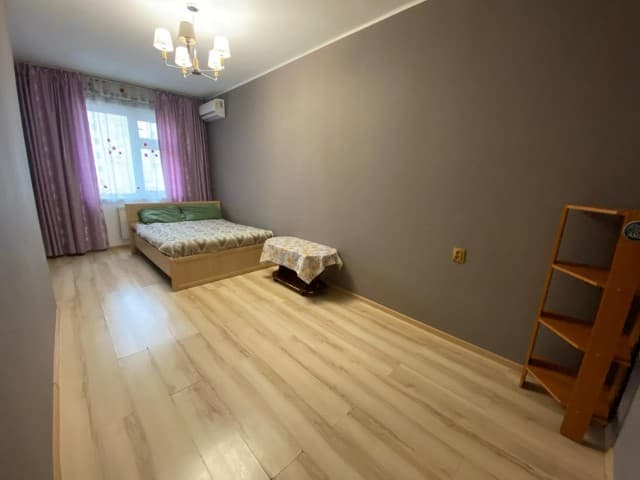 2 комн., 58 м², Инд. планировка, Областная больница, рынок "Манньыаттаах" 6