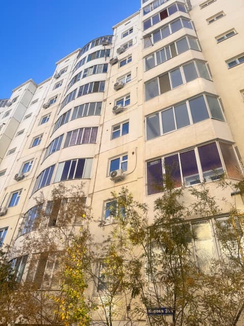 2 комн., 61 м², Монолитно-каркасный, Крестьянский рынок, стадион "Туймаада"