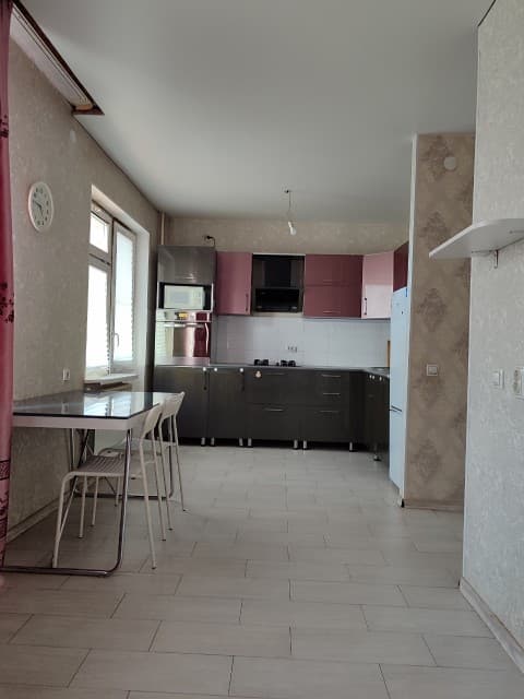 1 комн., 44 м², Инд. планировка, Центр - район пл. Дружбы 6