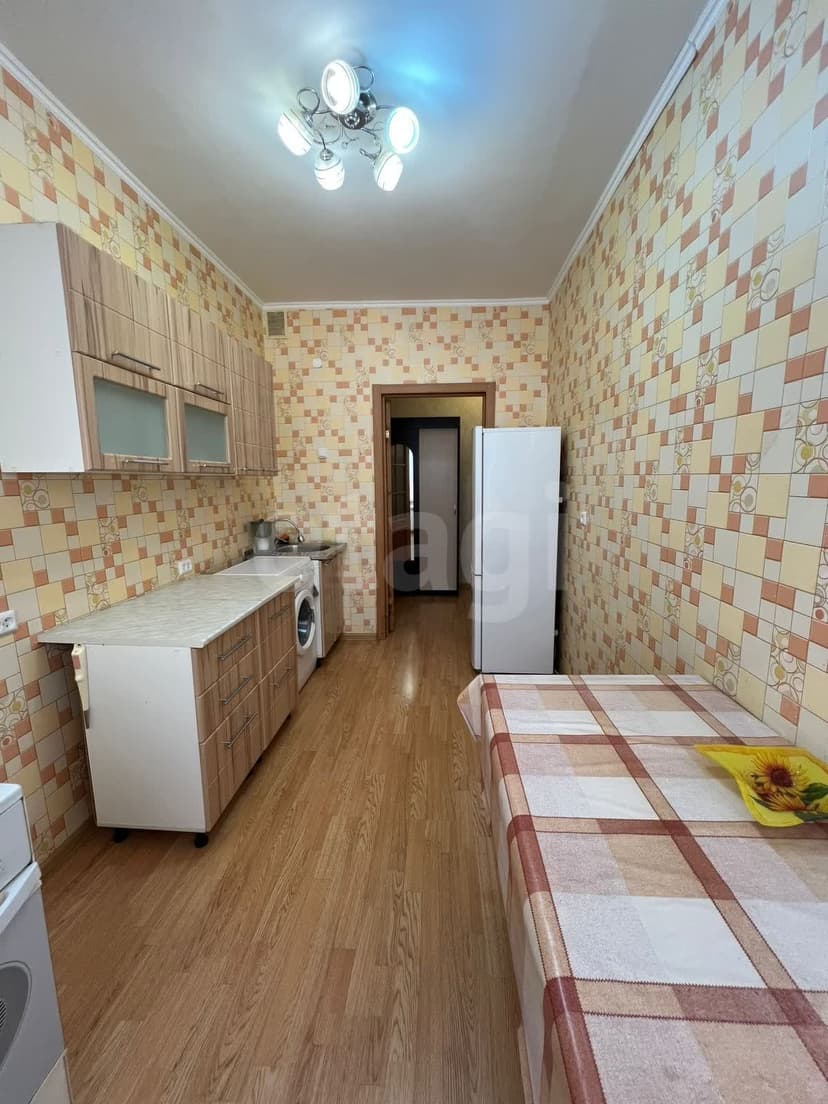 1 комн., 37 м², Инд. планировка 3
