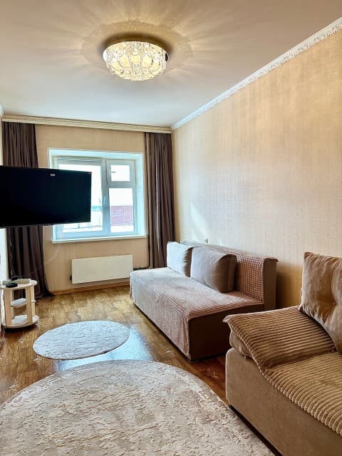 1 комн., 43 м², Инд. планировка, Крестьянский рынок, стадион "Туймаада" 2