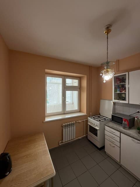 1 комн., 36 м², Инд. планировка, Центр - район пл. Орджоникидзе 8