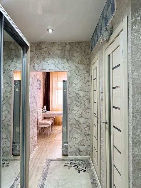 1 комн., 43 м², Инд. планировка, Крестьянский рынок, стадион "Туймаада"