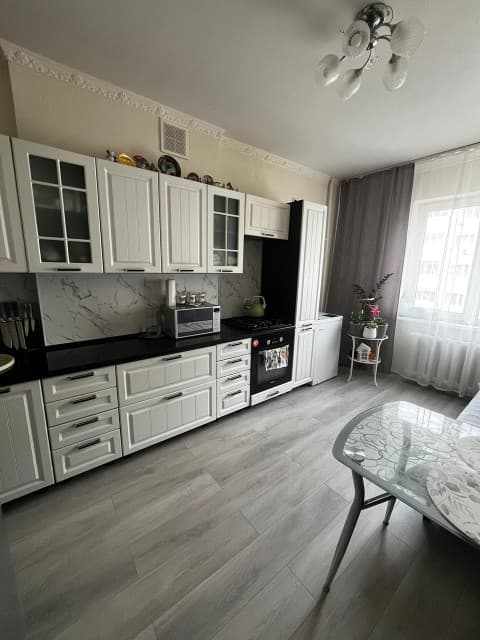 1 комн., 42 м², Инд. планировка, Авторынок 4