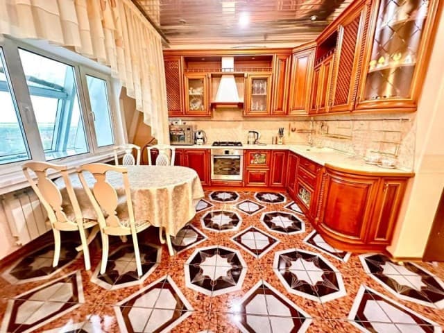 4 комн., 142 м², Монолитно-каркасный, Центр - район пл. Ленина 16