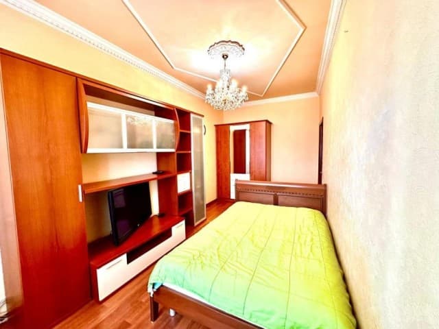 4 комн., 142 м², Монолитно-каркасный, Центр - район пл. Ленина 7