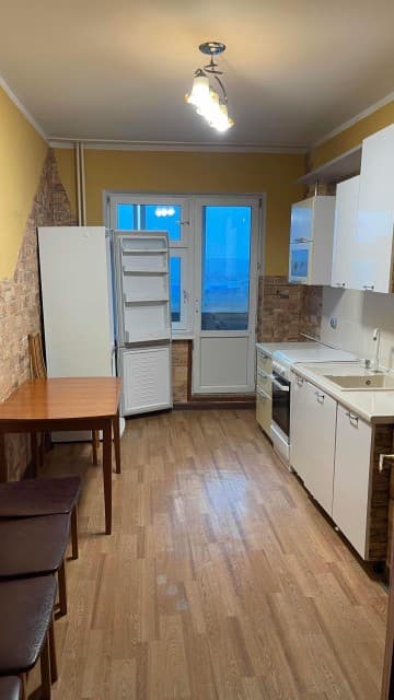 2 комн., 64 м², Монолитно-каркасный, Центр - район пл. Комсомольская 6