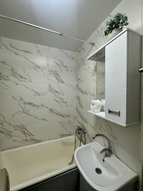 2 комн., 44 м², Блочный, Авиапорт 10