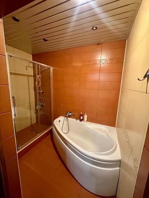 3 комн., 103 м², Блочный, Сахацирк