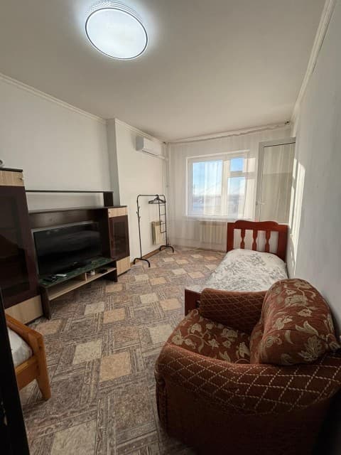 1 комн., 31 м², Блочный, Областная больница, рынок "Манньыаттаах" 3