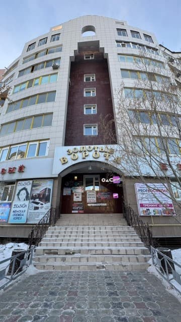 3 комн., 100 м², Блочный, ТЦ "Олонхо"