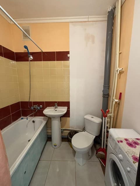 1 комн., 31 м², Блочный, Областная больница, рынок "Манньыаттаах" 6