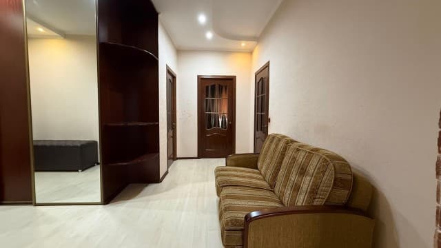 3 комн., 93 м², Инд. планировка, Сахацирк 12