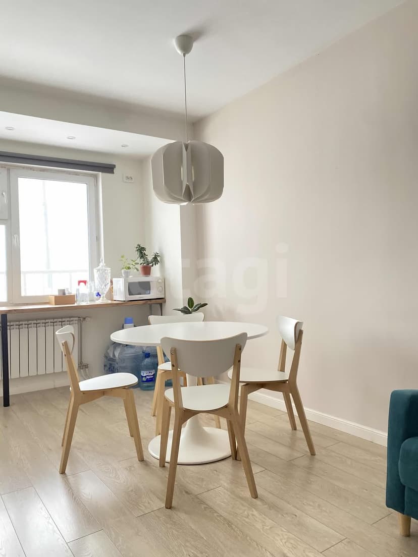 2 комн., 74 м², Монолитно-каркасный