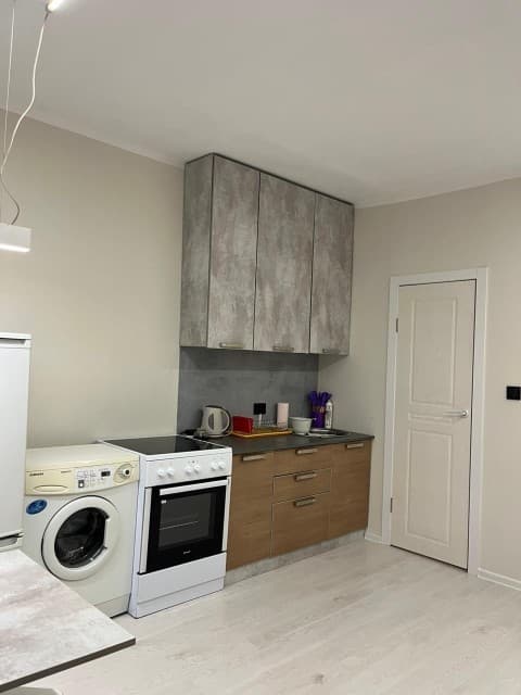 1 комн., 32 м², Блочный, Дом быта 3